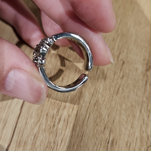 Adjustable ring - Picture 3 of 3
